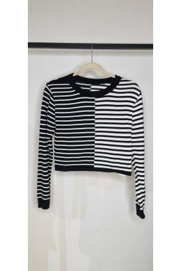 Cropped de linha preto e branco