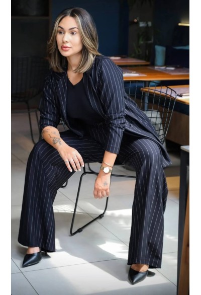 Calça Wide Leg Risca de Giz Tamanho: M