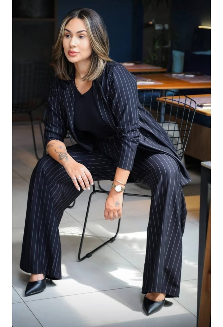 Calça Wide Leg Risca de Giz Tamanho: M